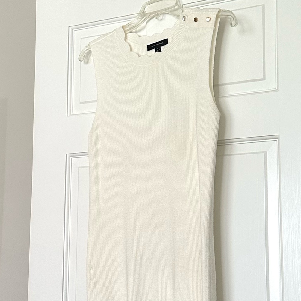 Beautiful cream sweater top w/gold buttons!
